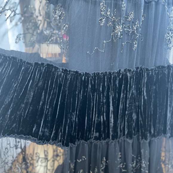 NWT BCBGMaxazria Strapless 100% Silk Crushed Velvet Beaded Dress MSRP $600 - Picture 6 of 8